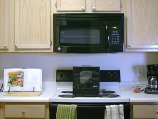 Illustration for article titled Lightning Review: iWavecube Ultra-Mini Microwave